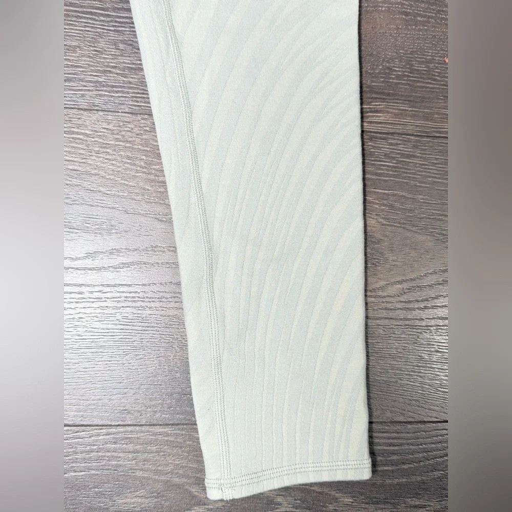 ALO Yoga sleek stylish